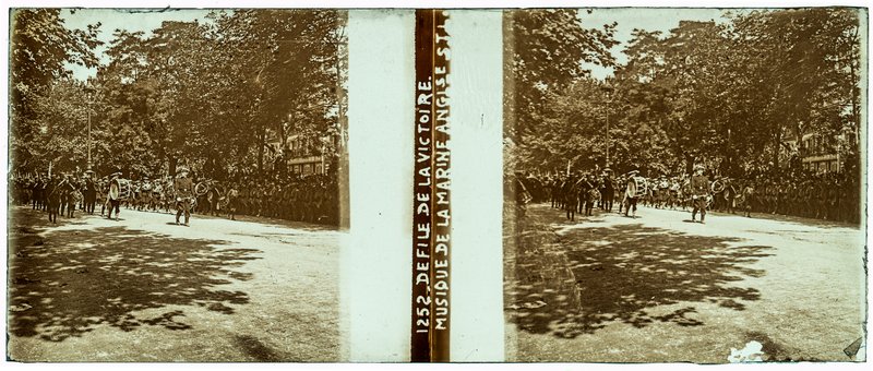 1252 Défilé de la VIctoire : Musique de la Marine Anglaise STL — France-Paris — 1919