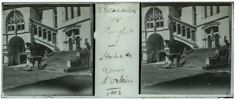 L'escalier de Pierrefonds - Statue de Louis d'Orléans - 1902 — France-Pierrefonds Chateau de Pierrefonds — 1902