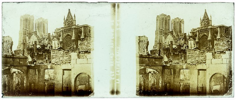 242 Reims autour de la cathédrale STL — France-Reims Cathédrale -