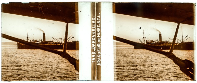 1608 Dardanelles : dragueur de mines STL — Turquie-Dardanelles -