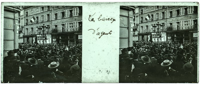 Les barrages d'agents — France-Paris rue de la Paix — 1902