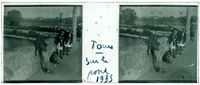 Tours - Sur le pont 1933 — France-Tours — 1933