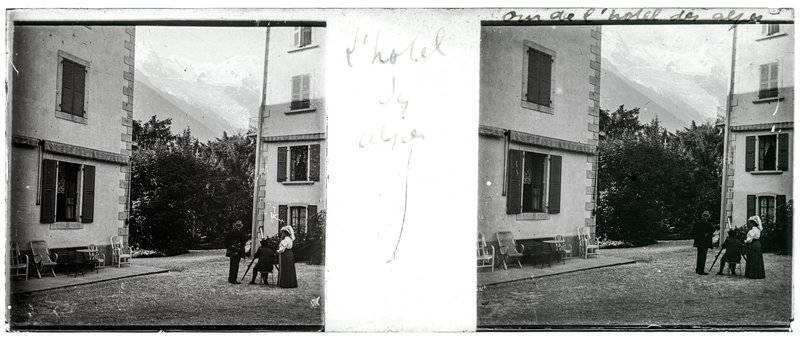 L'hotel des alpes - Cour de l'hotel des alpes — France-Chamonix hotel des alpes — 1906