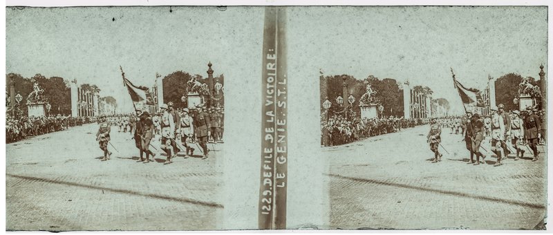 1229 Défilé de la Victoire : Le Génie S.T.L — France-Paris Place de la Concorde — 1919