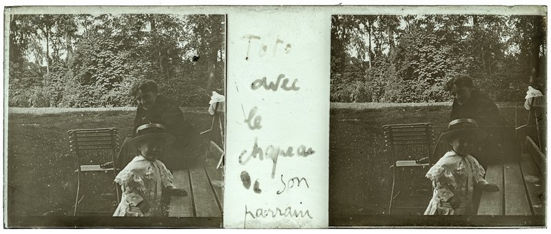 Toto avec le chapeau de son parrain — France-Lille-Esquermes -