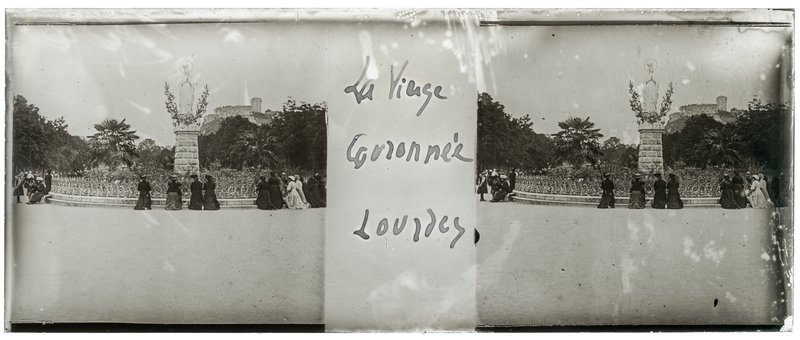 La vierge couronnée Lourdes — France-Lourdes Vierge Couronnée -