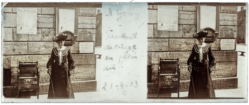 A lyon - Fauteil de cirage en plein air - 21 - 04 - 1903 — France-Lyon place Bellecour — 1903