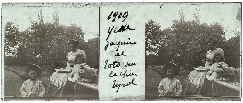 1909 Yette Jacquine et Totot sur le chien Tyrol — France-Lille-Esquermes — 1909