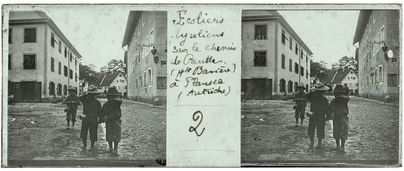 Ecoliers tyroliens sur le chemin de Reutte ( Haute Bavière) à Plansee (Autriche) - 2 — Autriche-Reutte — 1902